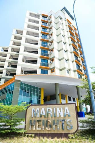 Marina Heights Seaview Resort Apartment II Lumut Esterno foto